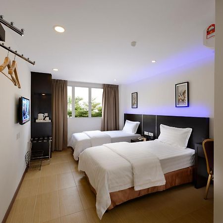 Ernes Hotel Bayu Mutiara Bukit Mertajam Exterior photo